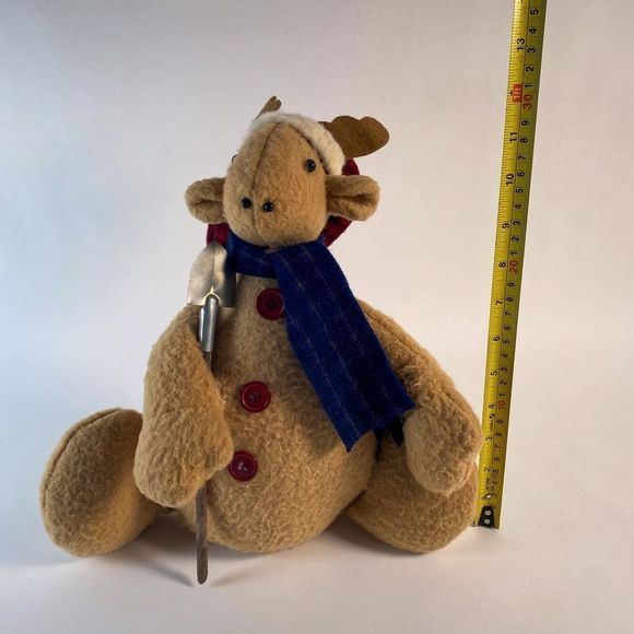 Plush Snow Shovelling Reindeer with scarf and hat. - Picture 10 of 10